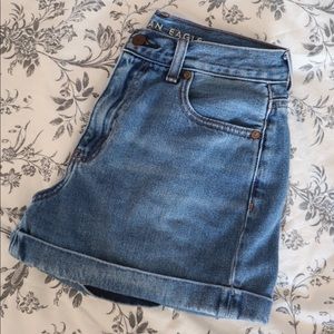 High rise mom shorts American Eagle US 4